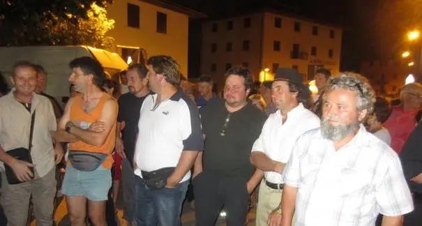 «Notte bianca» mochena tra arte del legno e sapori