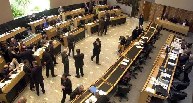Sì al taglio da 515 euro, ma solo dal 2013