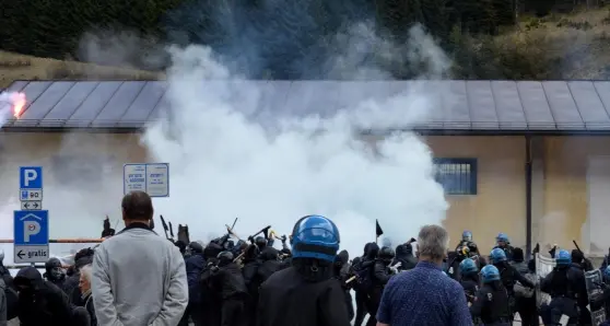 Scontri al Brennero, condannati gli anarchici