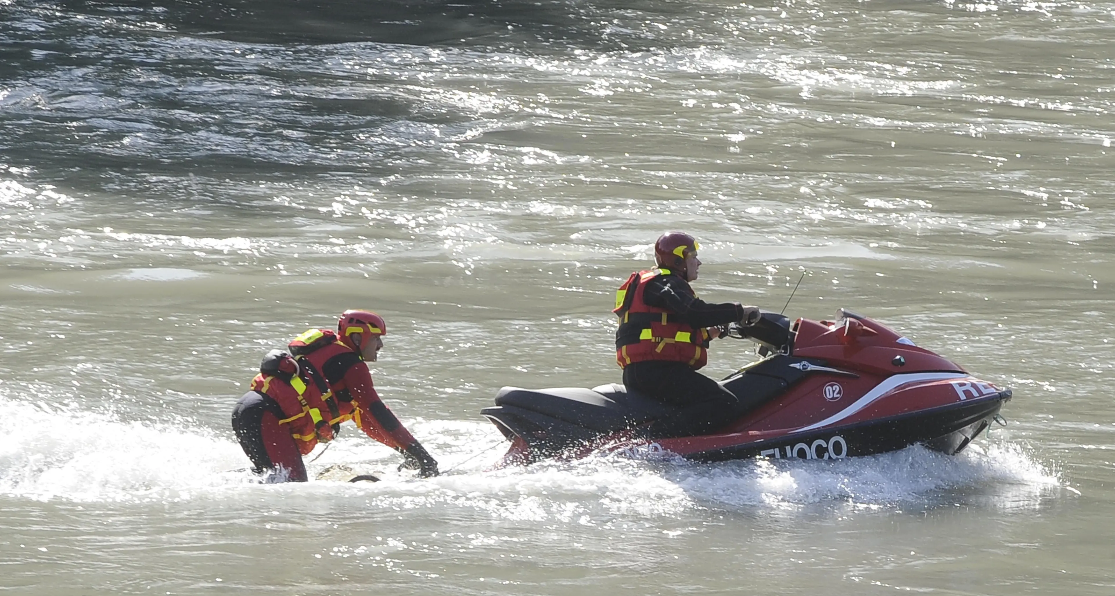 Uomo scomparso nell'Adige, ricerche in corso