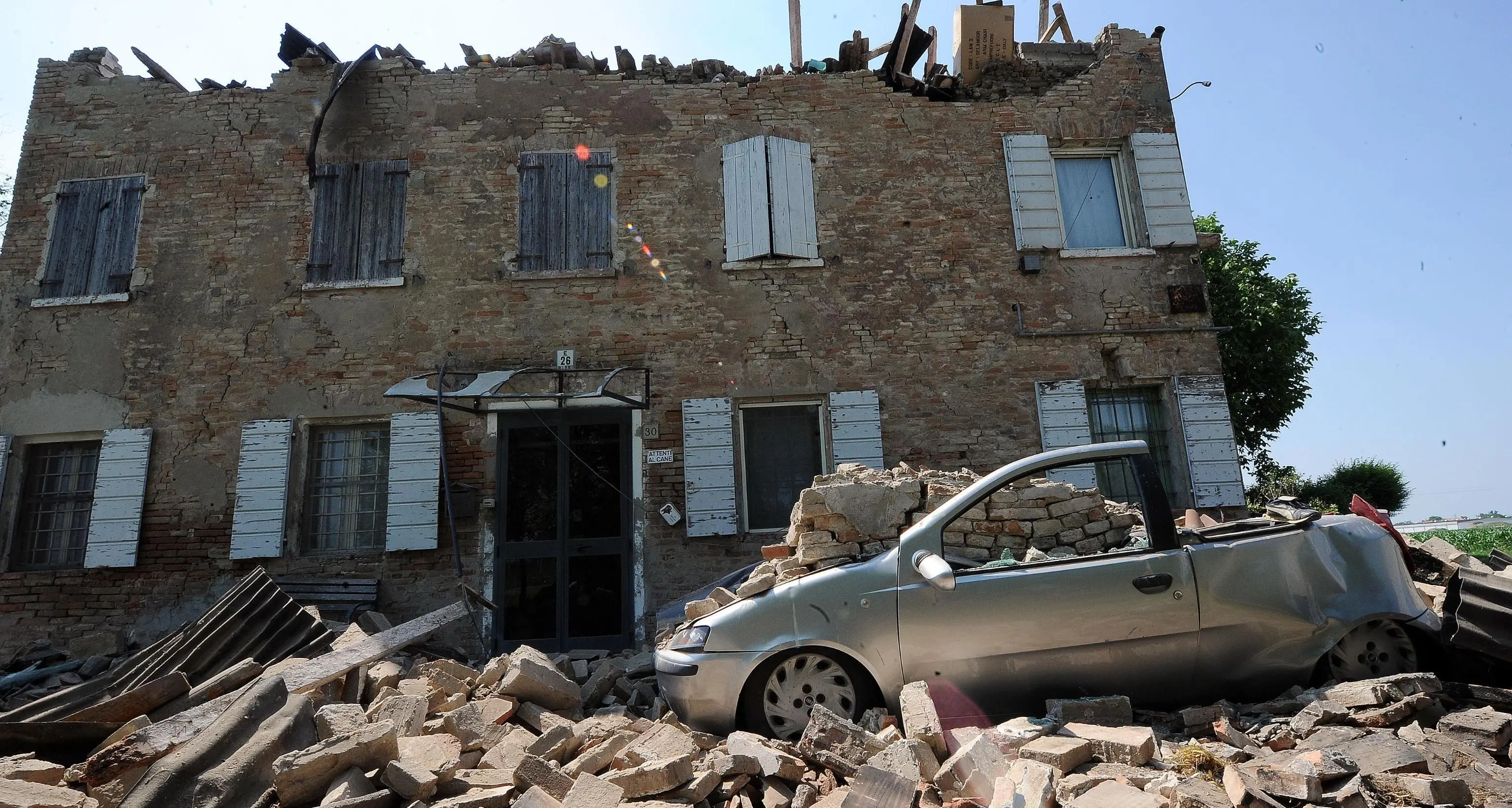 Aiuti all'Emilia terremotata: 200 mila euro per la Casa dello sport di Novi