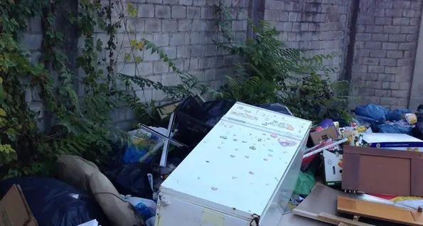 A Trento Nord cresce una discarica abusiva