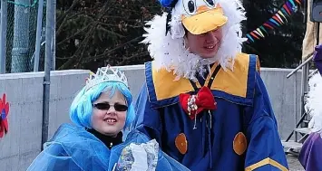 Il gelo non ferma il Carnevale nei sobborghi