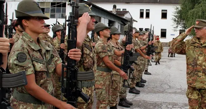 Molestie e abusi, alpino accusato dai commilitoni