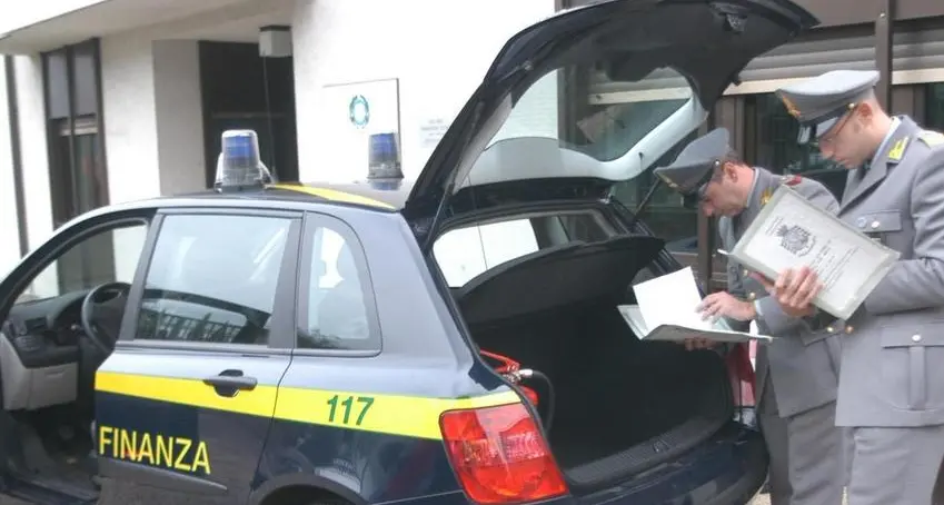 Autotrasporti, blitz della Finanza