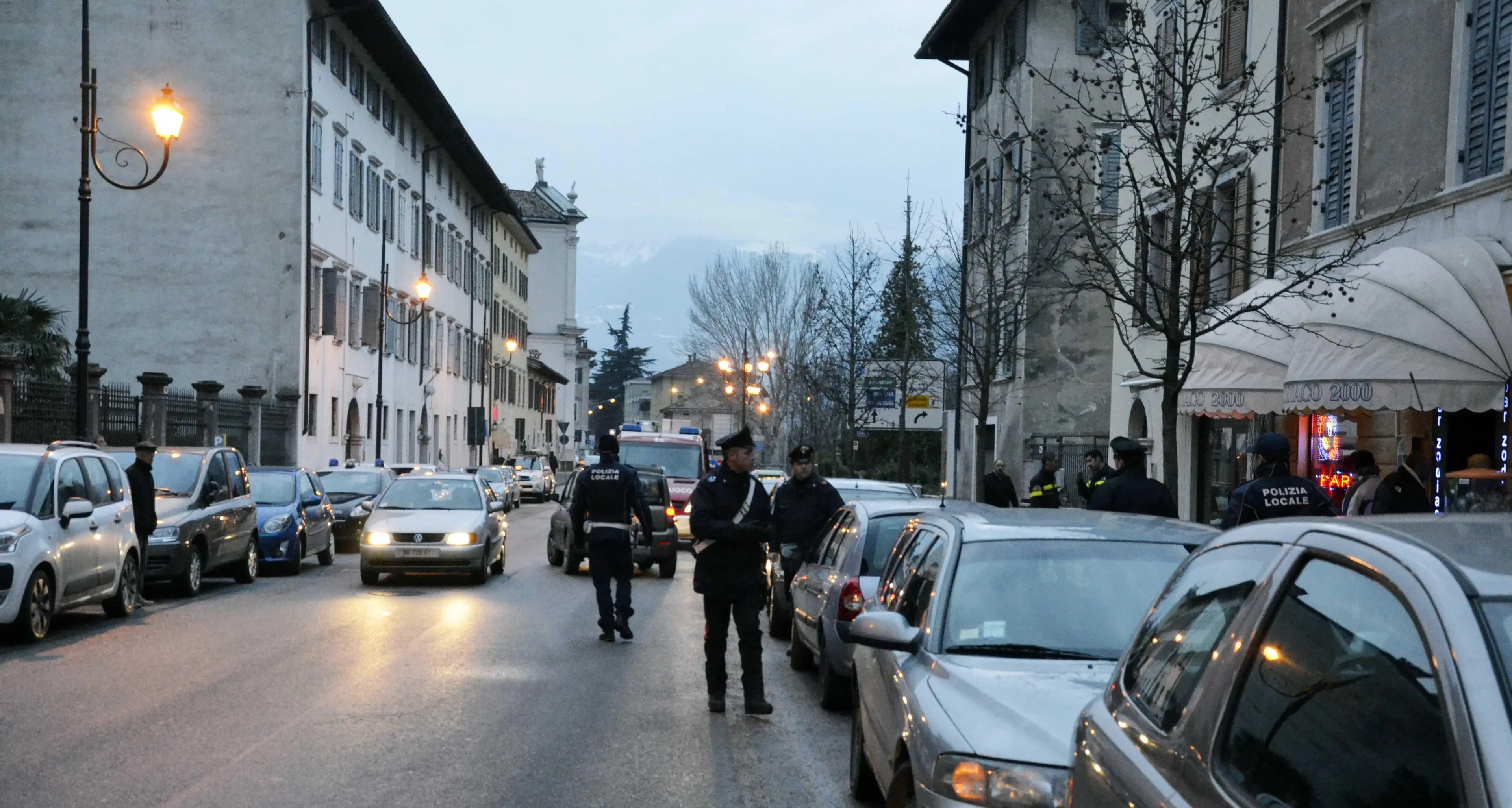 Rovereto, il vento fa volare l'amianto