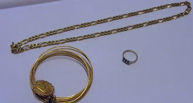 Viaggio nel labirinto dei negozi compro oro