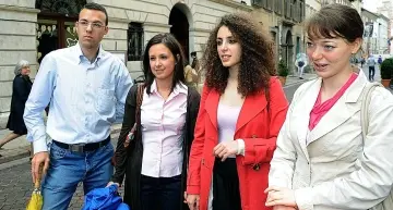 Il popolo dello scoiattolo fra cravatte e sandali