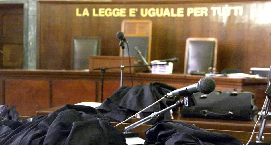 Stalking, la figlia denuncia i genitori
