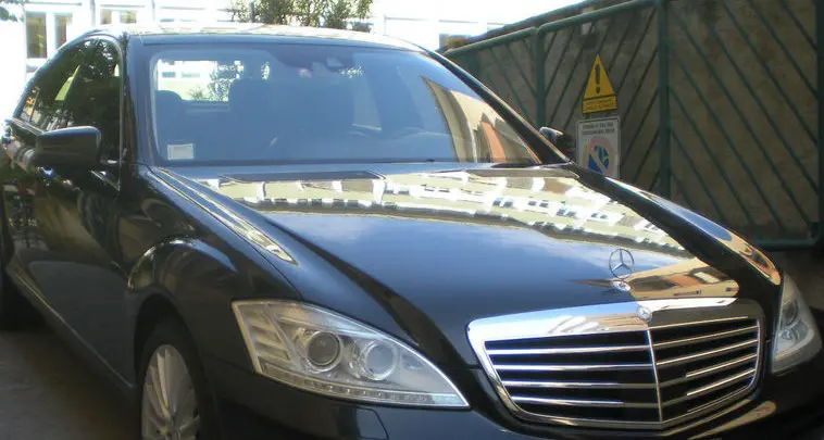 La Mercedes di Durnwalder rimane invenduta