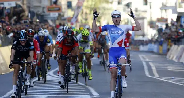 A Sanremo vince Demare, decimo Trentin