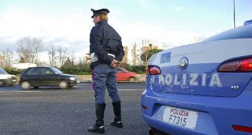 Inseguimento notturno in A22, fermati i ladri
