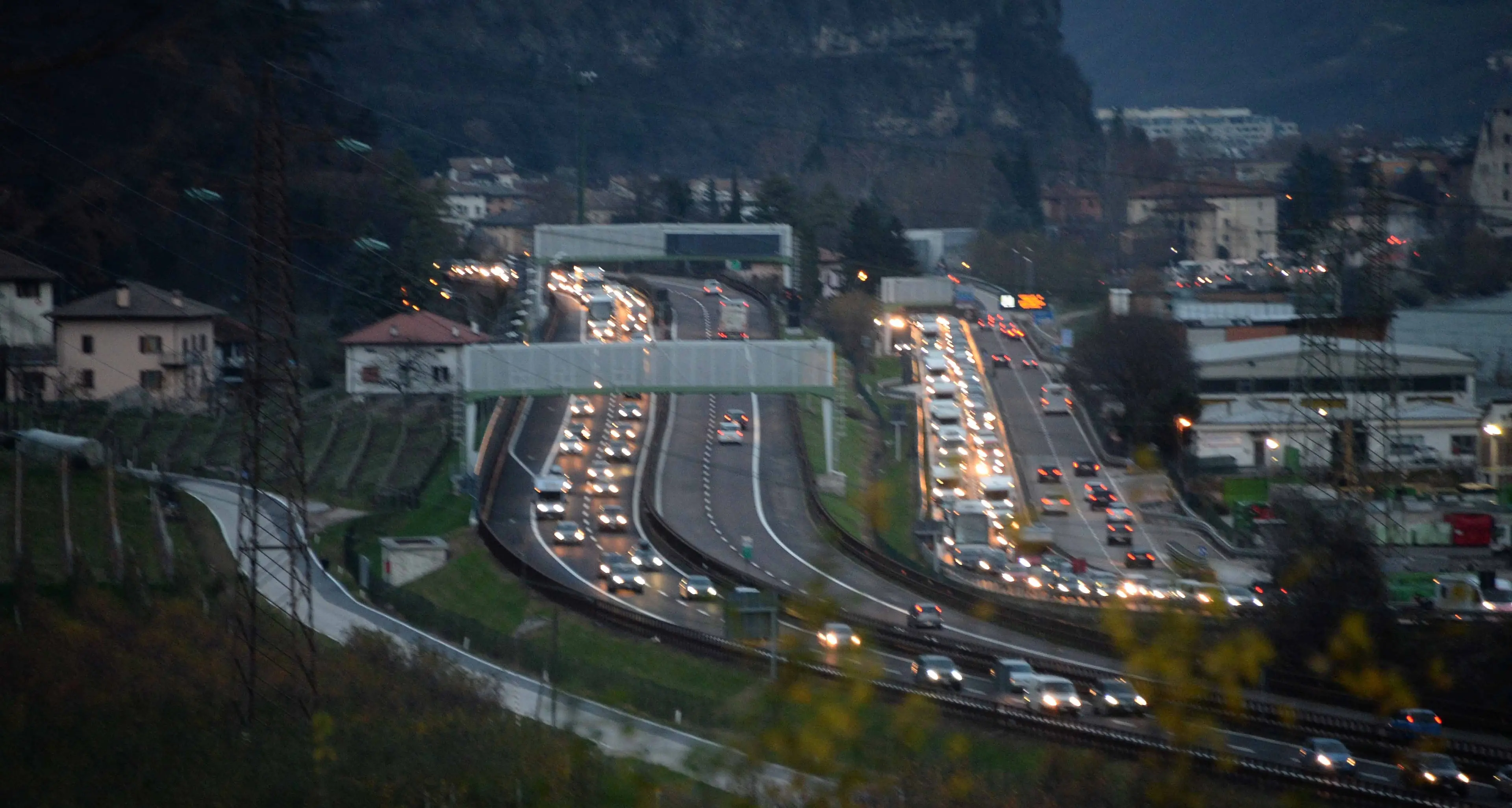 C'è il rientro, tutti in colonna