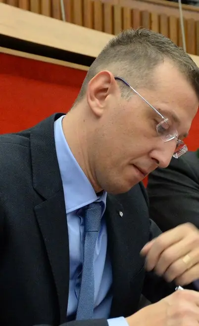 Maestri: «Un errore tagliare cultura e ricerca»