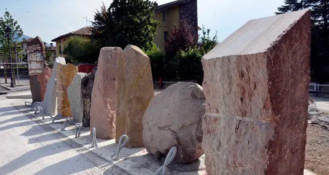«Via quelle pietre da Corso Bettini»