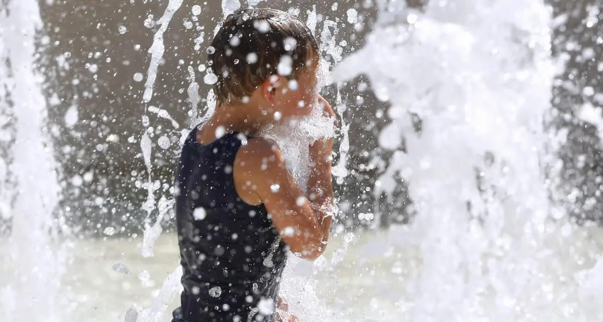 Caldo africano fino a venerdì, poi tregua con temporali al Nord