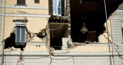 Mozione bocciata: niente «gettone» per i terremotati