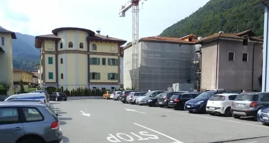 Tione, il parcheggio non decolla