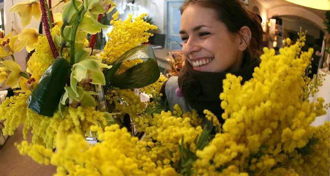 Vigili, multe ai venditori di fiori