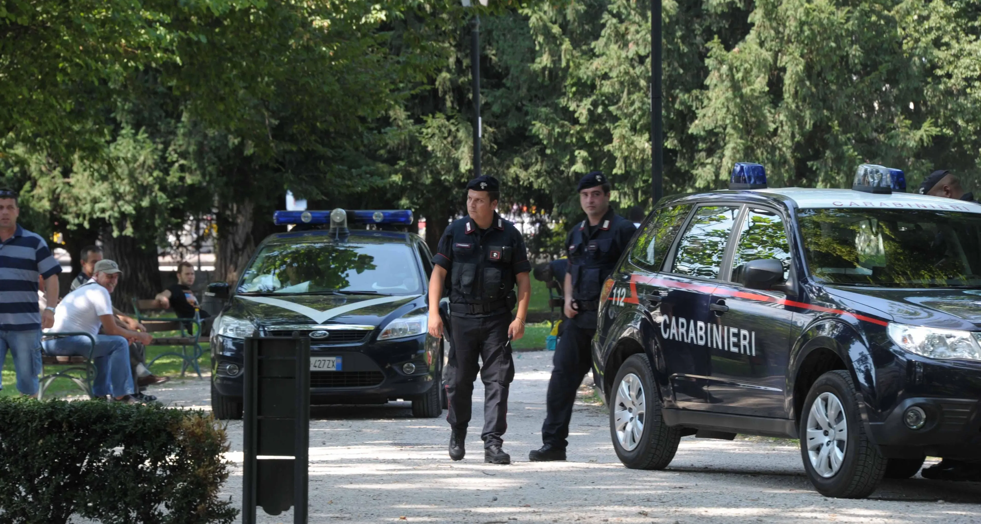 Maxi blitz antidroga in Piazza Dante dei carabinieri
