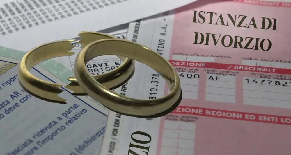 Il primo divorzio via mail a Trento