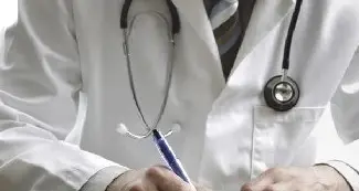 “Ricette” illeggibili, medici sotto accusa