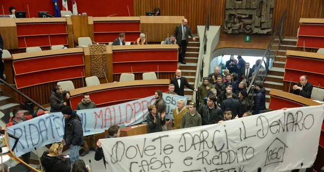 Vitalizi, sabato manifestazione in piazza