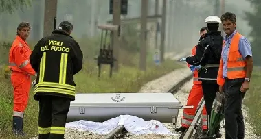 Trento: giovane si getta sotto il trenodopo il ritiro della patente