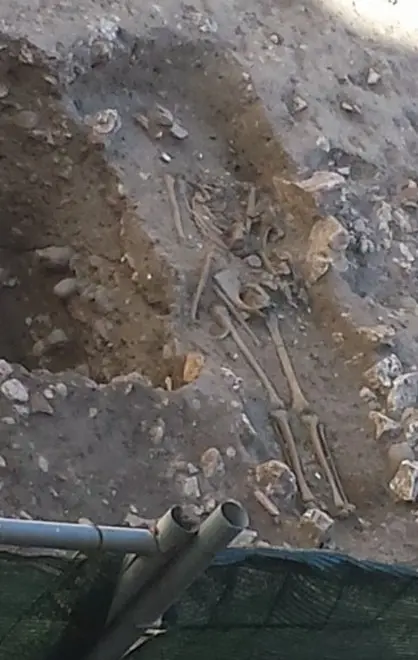 Villa romana, dagli scavi affiorano sette scheletri