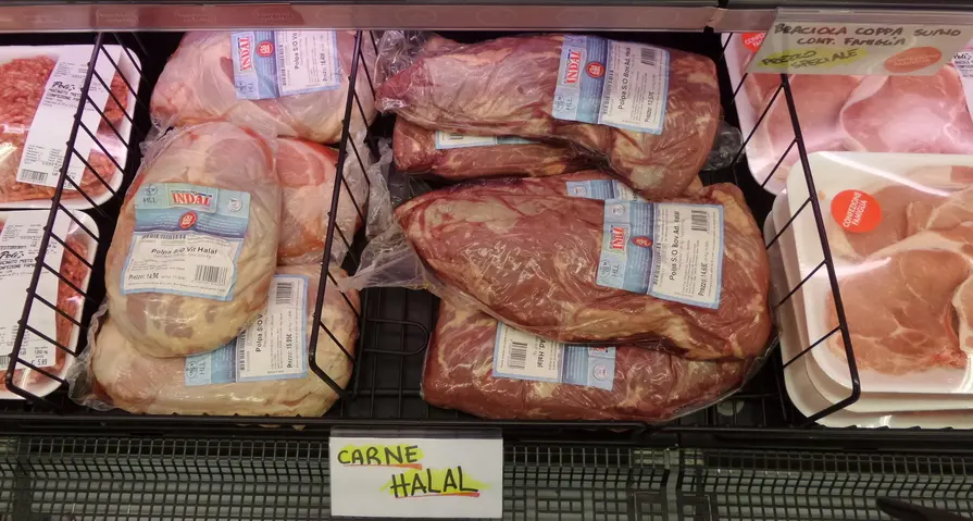 Al supermercato in vendita anche la carne «islamica»