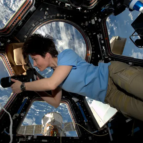 Tutti i numeri della missione e del rientro dell'astronauta italiana