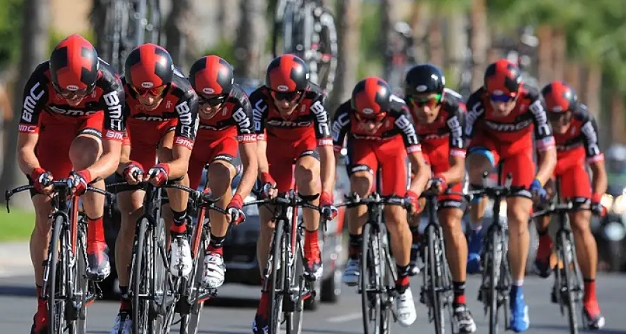 Oss vince la cronosquadre al Giro del Delfinato