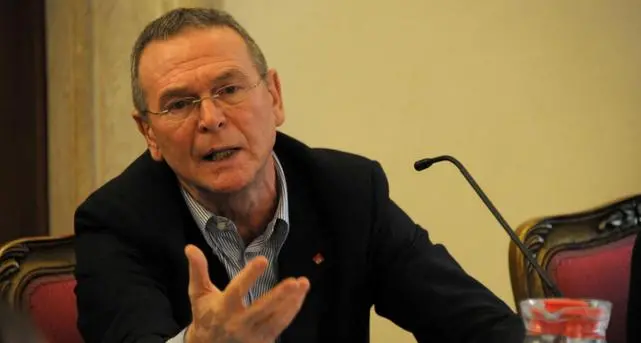 «Indennità, o tagliamo o saremo sconfitti»