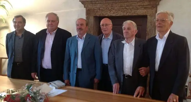 Cinque sindaci per Zanella «Amministratore saggio»