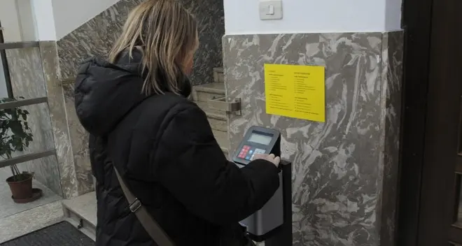 Viaggi e straordinari, cala il budget