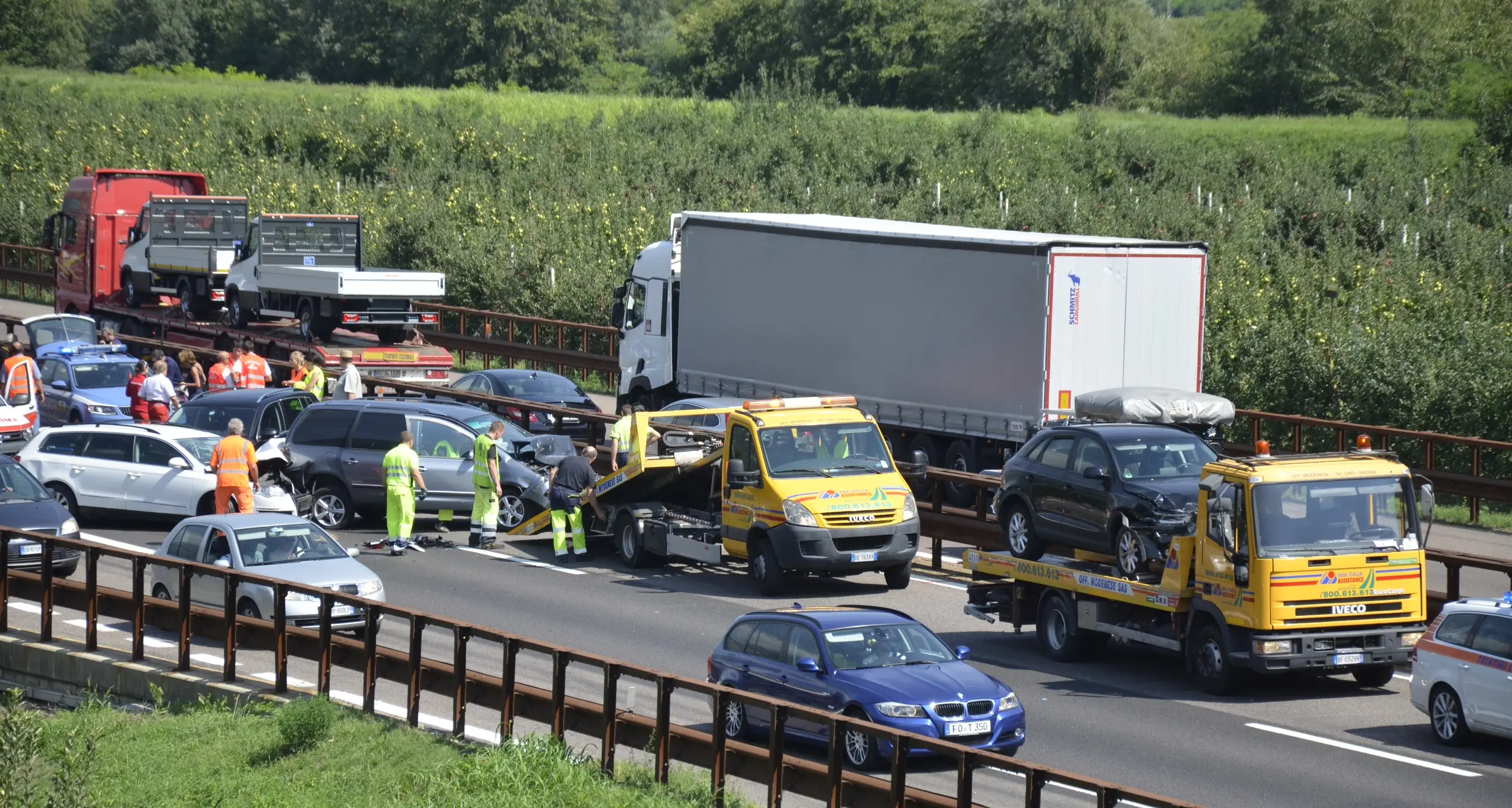 Autostrada paralizzata per un tamponamento, dieci chilometri di coda