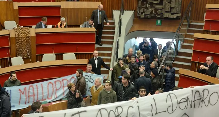 Polizza vita, è bufera: ecco il dietrofront