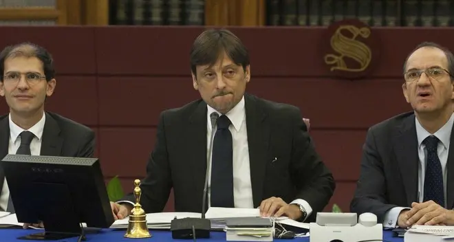 La giunta: «Berlusconi decada da senatore»