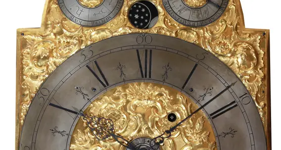 Tutte le forme segnano il tempo nella magia degli antichi orologi