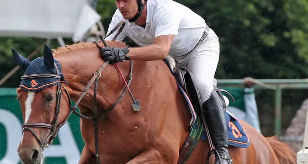 Frana su Predazzo: con Pakitas punta al Derby