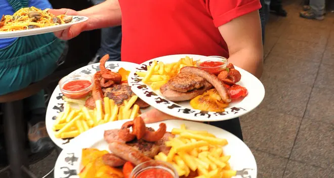 Mangiano per 20.000 euro e non pagano il conto