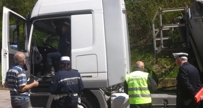 Valsugana, la polizia a lezione in strada