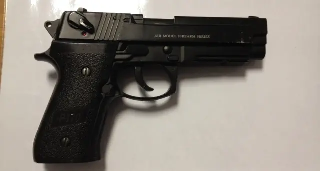 Giovane con la pistola, paura a Trento