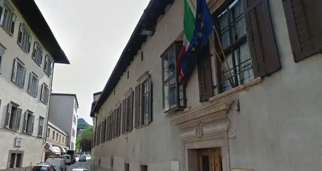 Poliziotto «arrogante» trasferito d’imperio