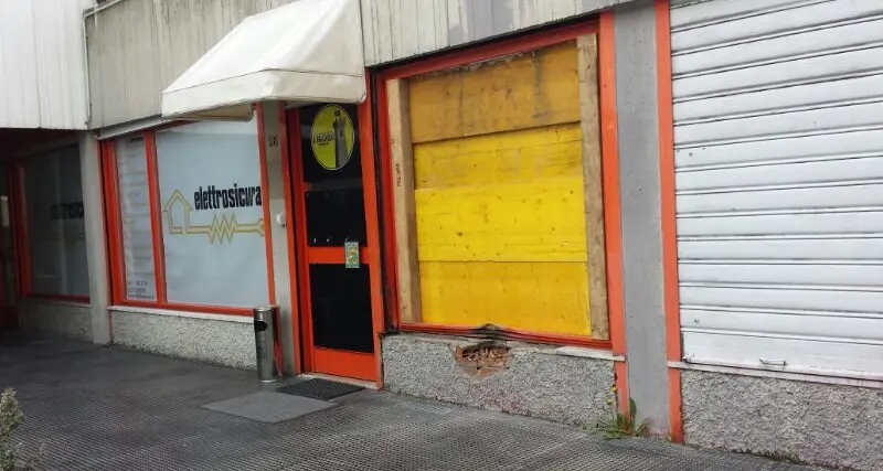 Esplosione davanti alla sede di Casa Pound