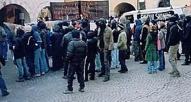 Tensione a Rovereto, aggredito il fotografo Fiorini