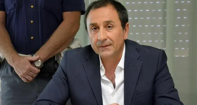 Truffa e rapina anziane fingendosi amico dei figli