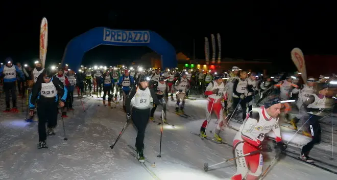 Sci-alpinismo in notturna, che passione