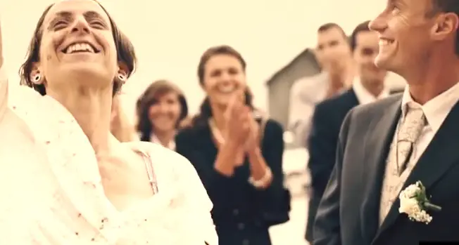 La sposa ciclista e le nozze sui pedali