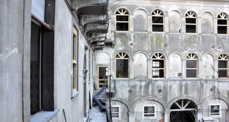 Tra i lavori a Palazzo Balista spuntano i fantasmi / VIDEO